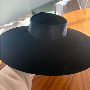 Black Wide-Brim Women's Fashion Hat
Vintage by Lucille Smith Gilbert.